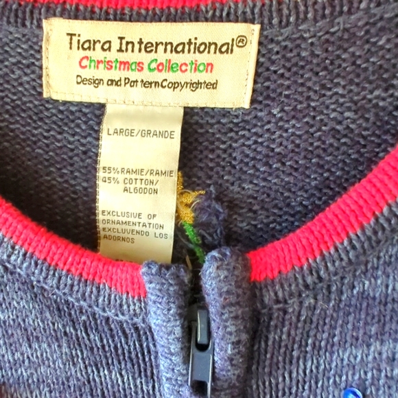 🌲Christmas Sweater Tiara International SZ Large Zipper Front EUC - Picture 13 of 15